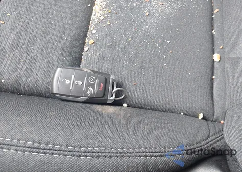 2025 Ram 1500 Big Horn Crew Cab 4X4 6'4 Box из США, поврежденный, VIN 1C6SRFBP5SN523328